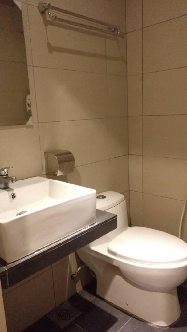 101 Lake View Hotel Puchong Exterior foto